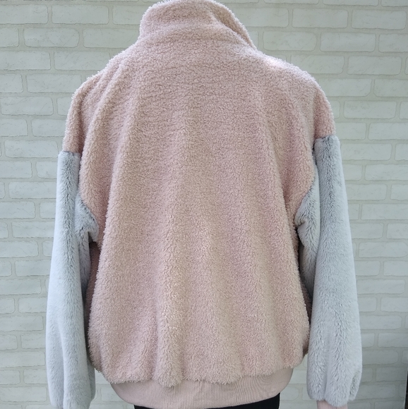 Zara Fuzzy Bomber - Picture 4 of 9